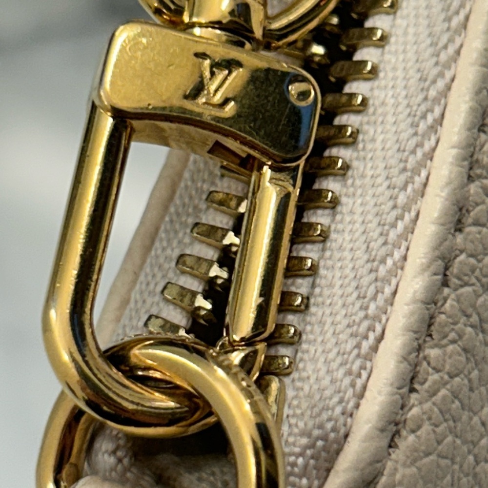 SOLD Louis Vuitton Easy Pouch on Strap - Picture 4 of 10